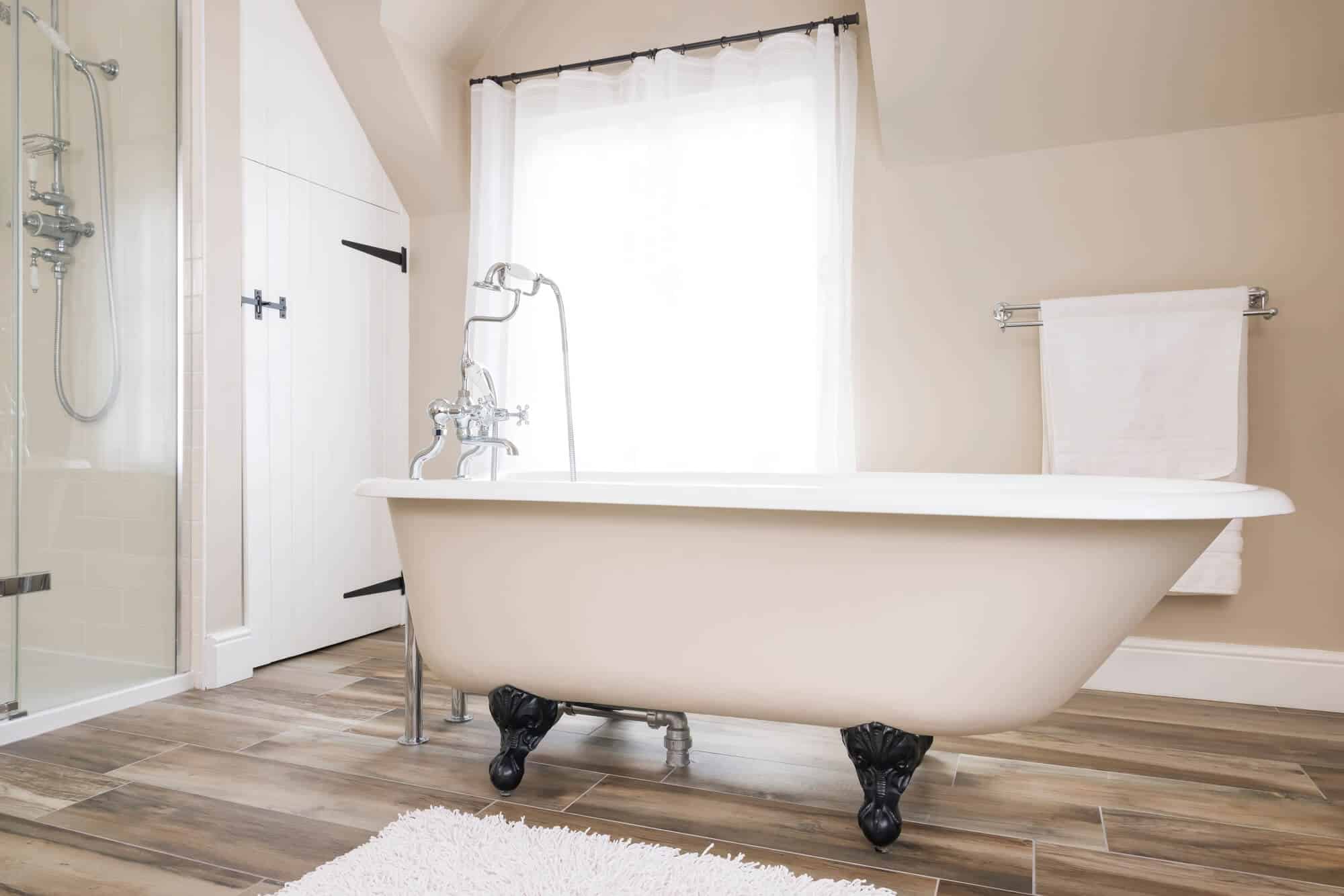 Clawfoot Tub Remodel in New Orleans - Big Easy Bathtubs