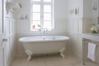 Paneled Bathroom Interior - Big Easy Bathtubs