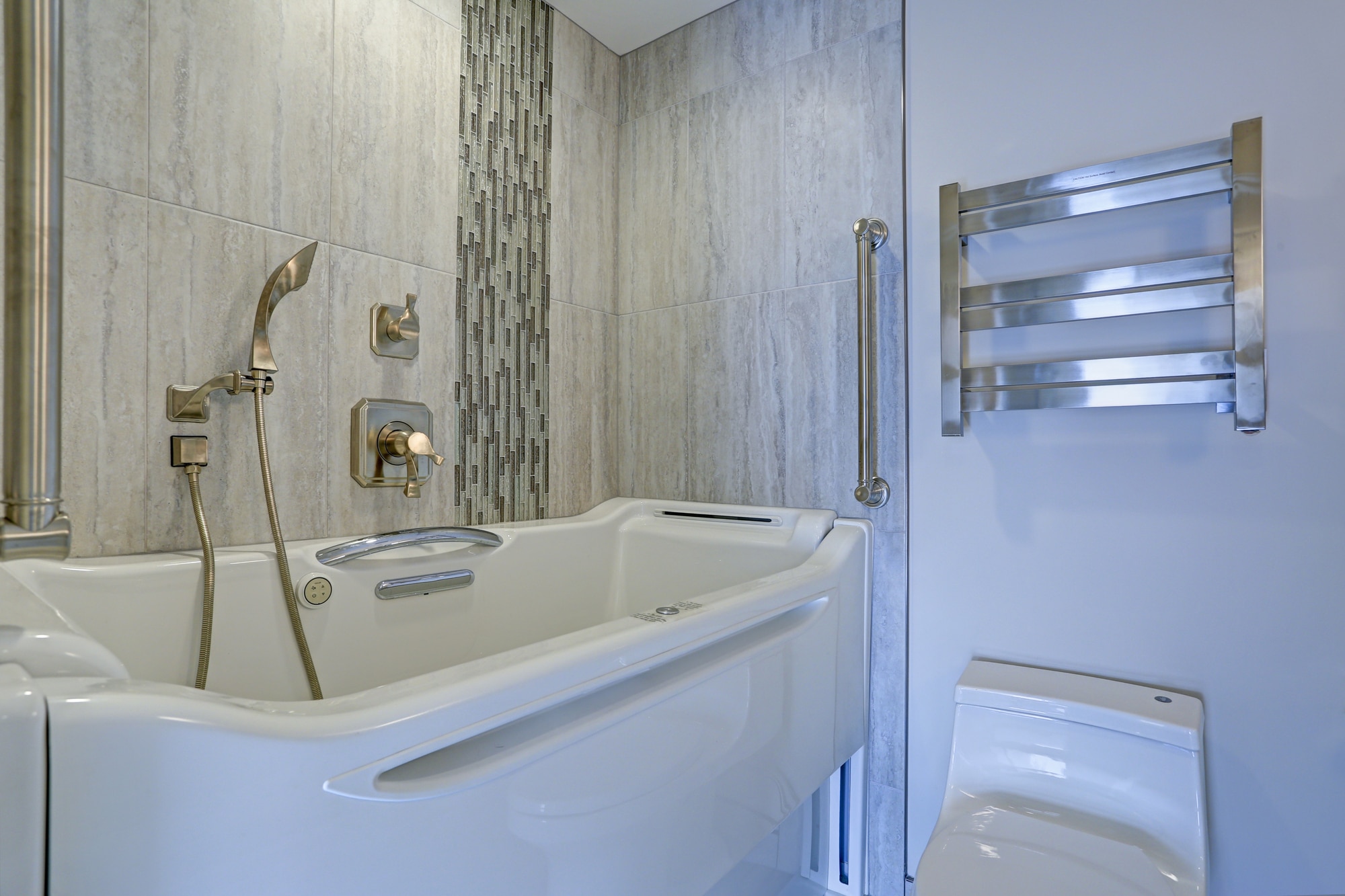 Walk-in-Bathtub-Company-in-St.-Rose-By-Big-Easy-Bathtubs