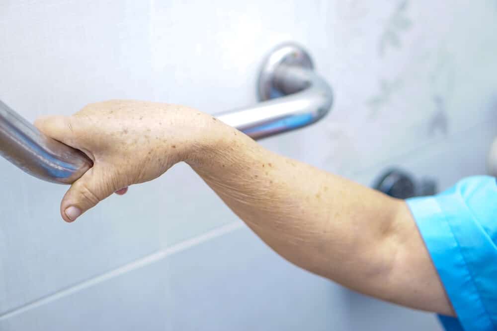 grab bars for seniors - Big Easy Bathtubs