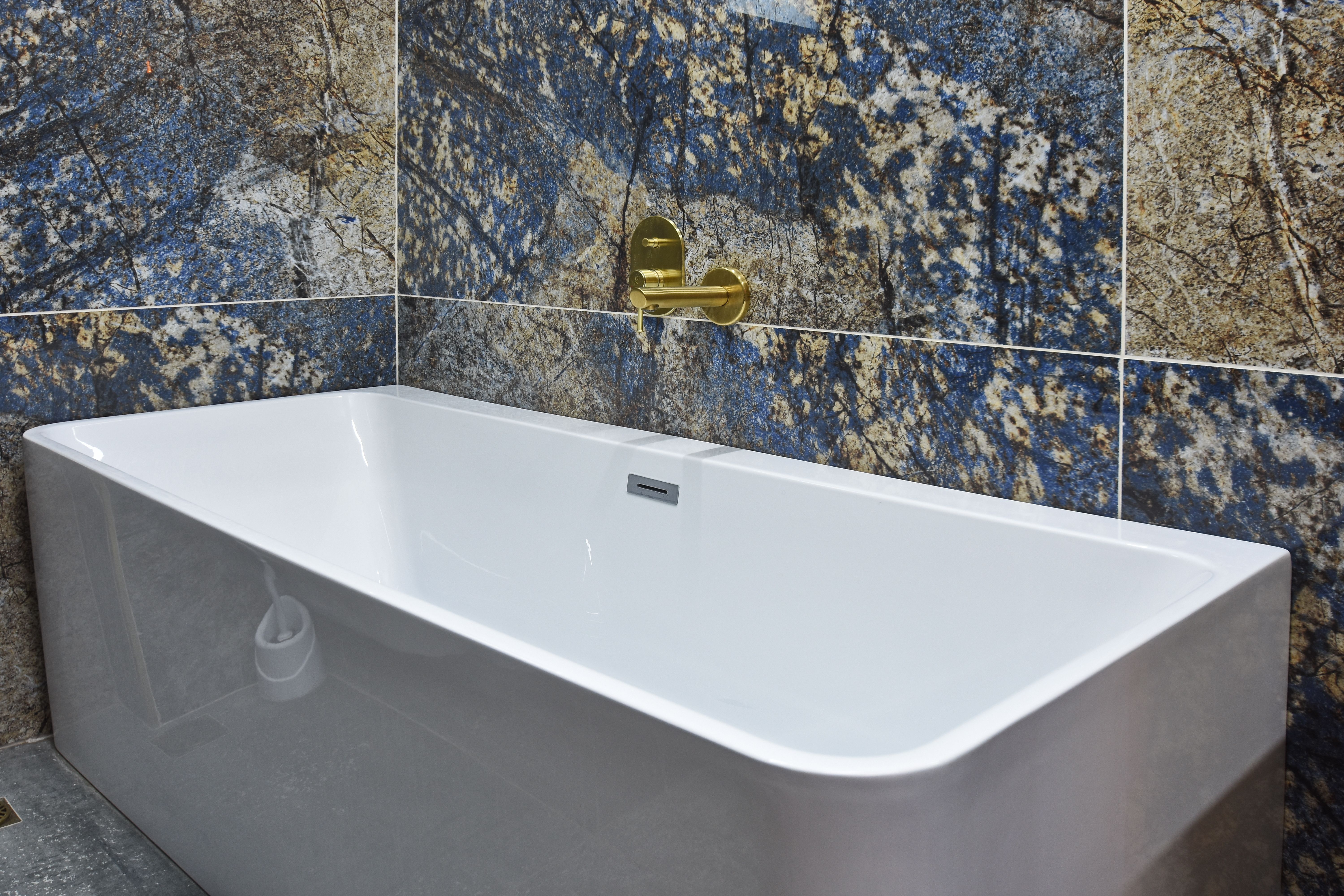 fiberglass bathtubs advantages